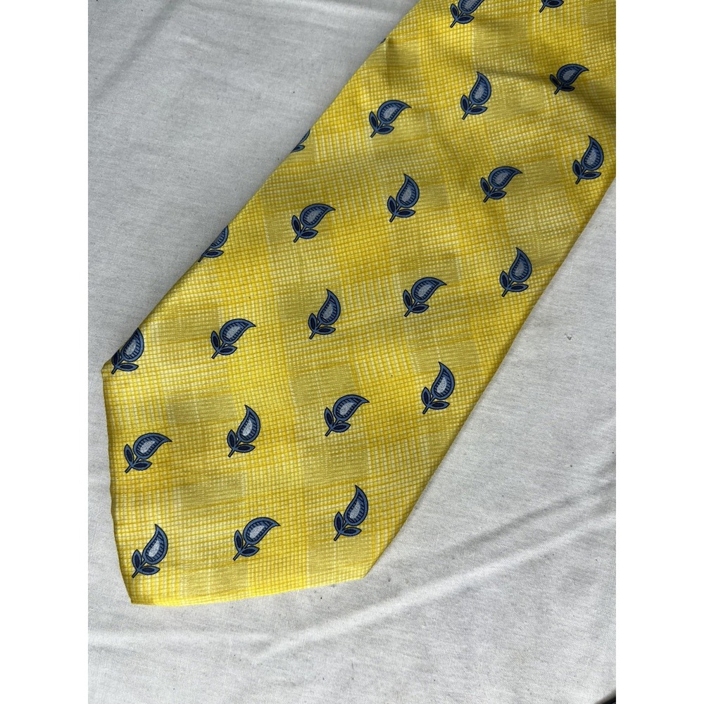 DeSantis Collection Tie Yellow Geometric Design 100% Silk Italian Made